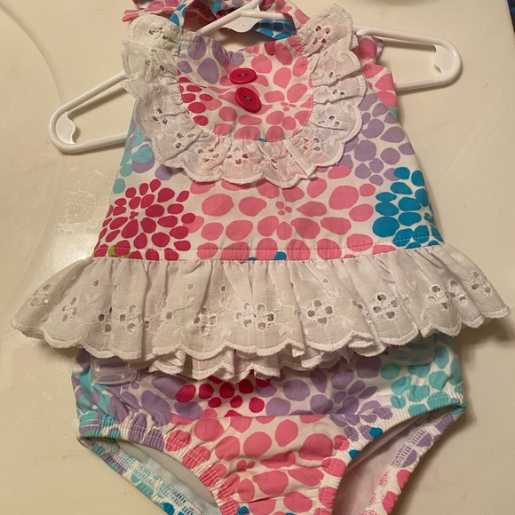 Eleanor Rose baby outfit - Picture 2 of 8